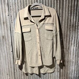 Casual Beige Button-Up Shirt with Pockets